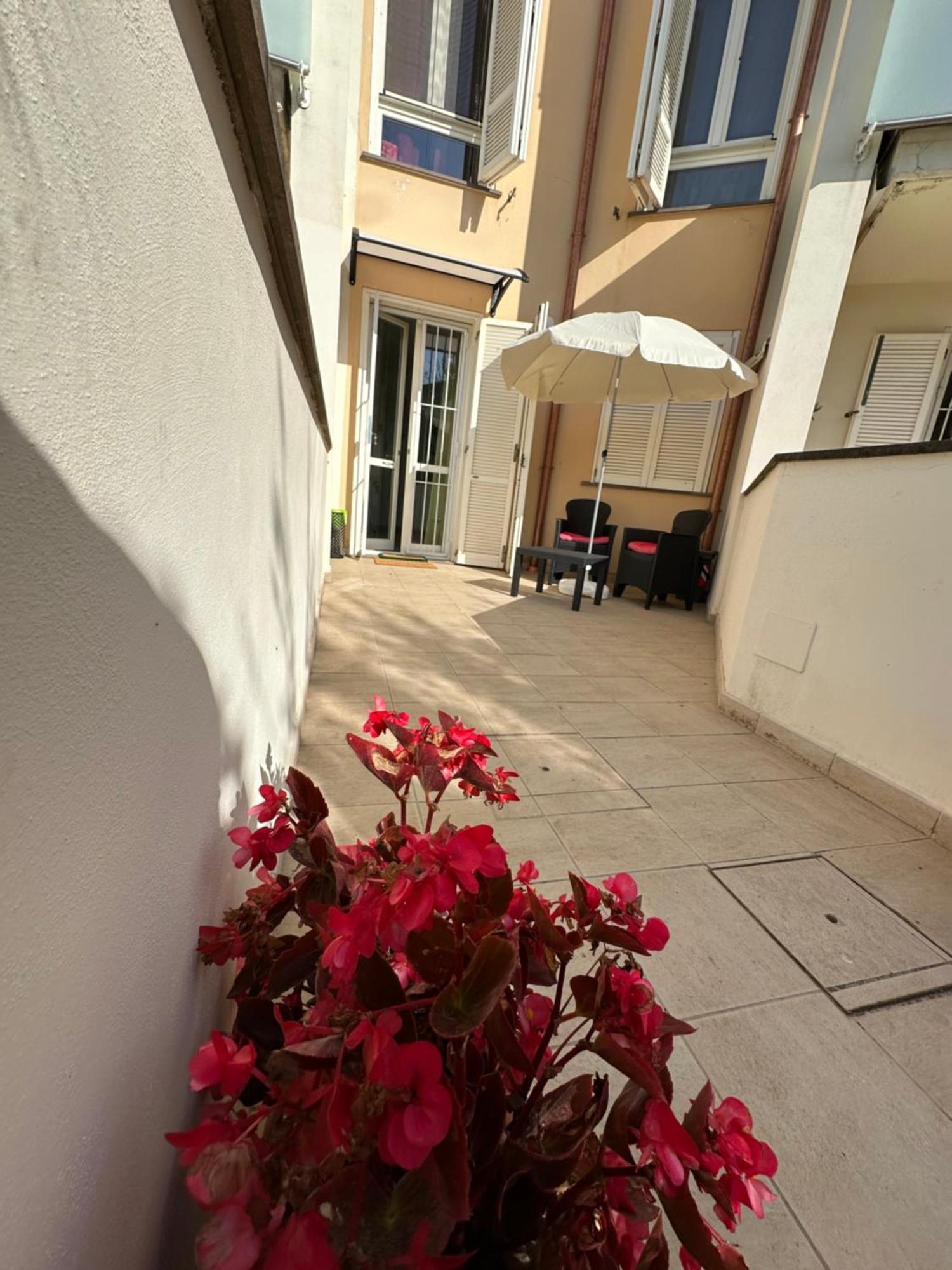 La Kasina Hotel Livorno Exterior photo